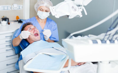 Chirurgien-dentiste ou stomatologue : à qui s’adresser et quand ?